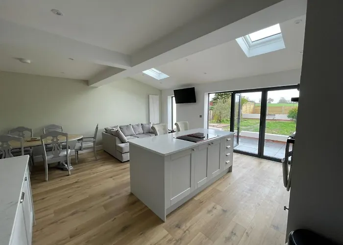 Newly Renovated 3 Bed Property - Countryside Views