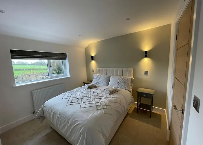 Newly Renovated 3 Bed Property - Countryside Views