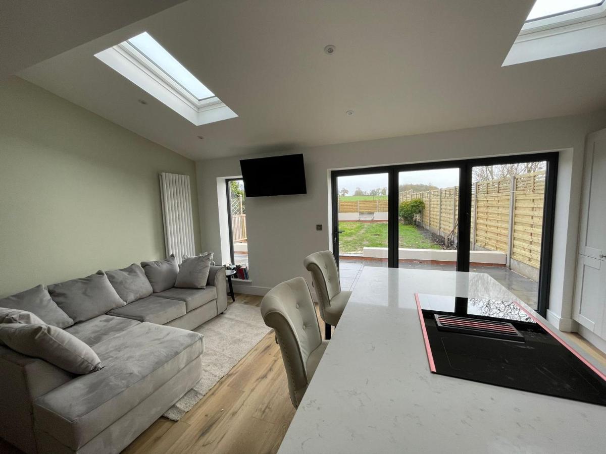 Newly Renovated 3 Bed - Countryside Views *