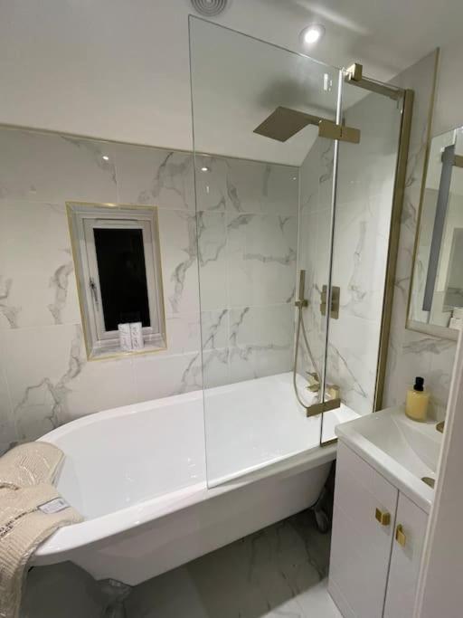 Newly Renovated 3 Bed - Countryside Views