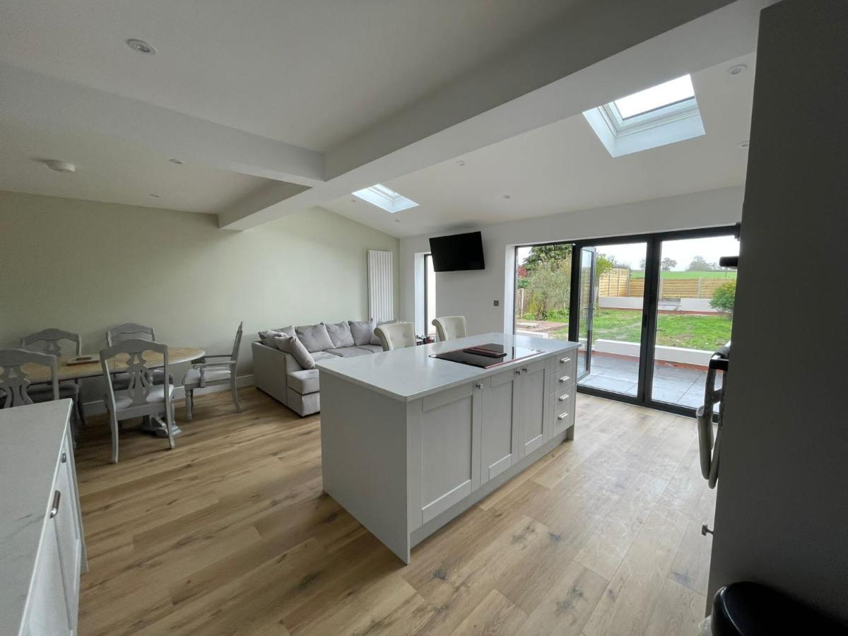 Newly Renovated 3 Bed - Countryside Views *